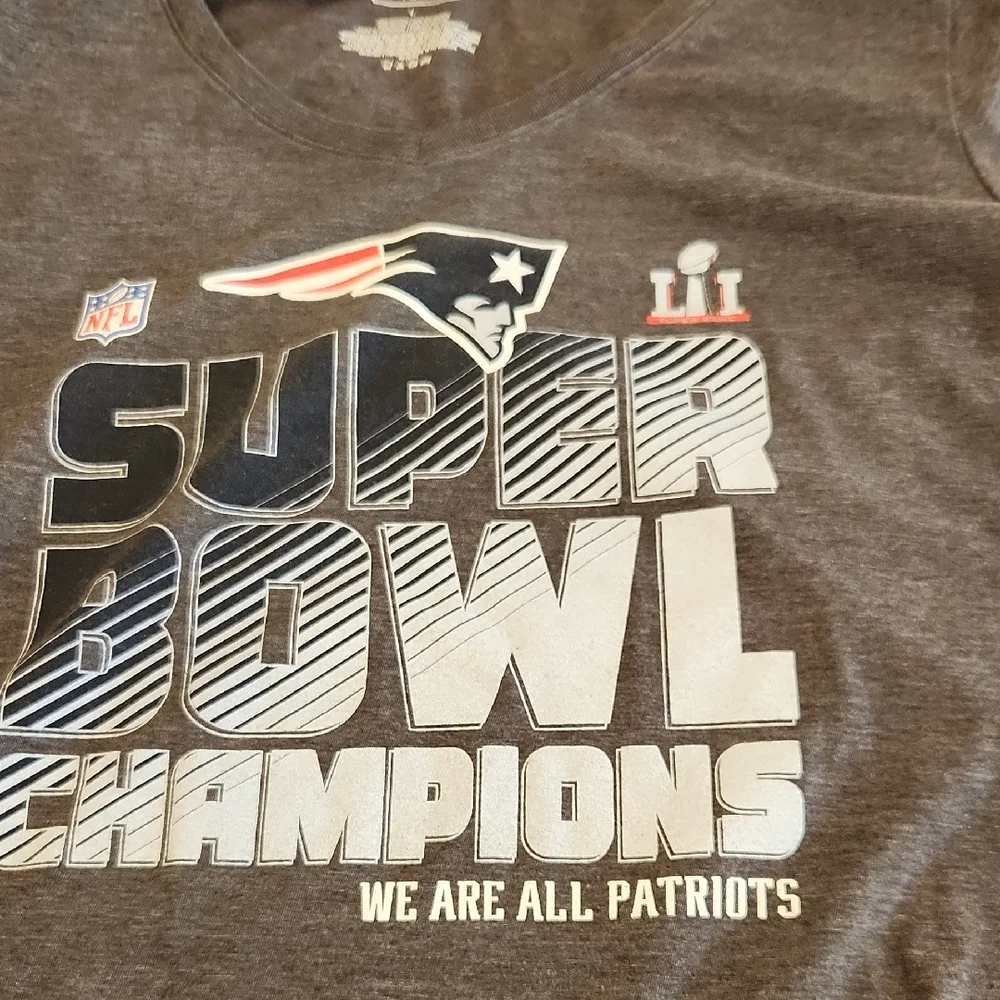 Fanatics New England Patriots V-Neck T-Shirts BOTH Shirts Women's Large LOT of 2 - Picture 5 of 8